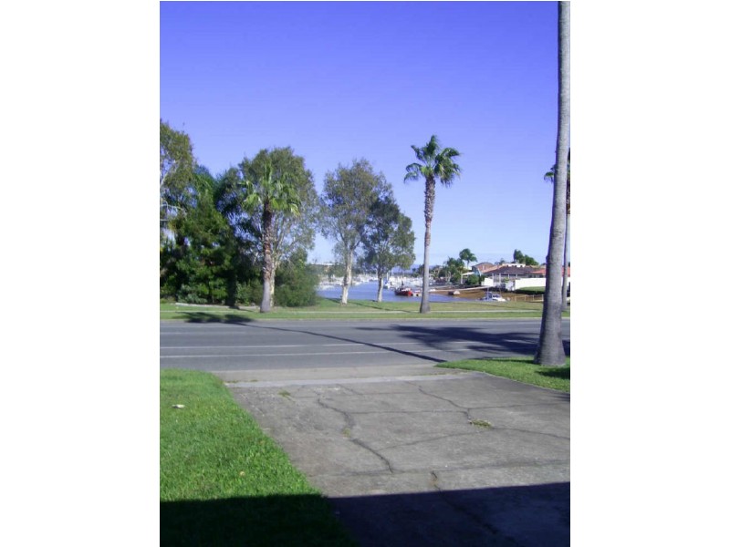 16 Newport Drive, Scarborough QLD 4020