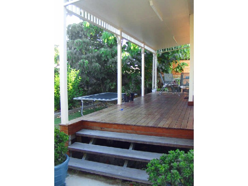 16 Wyllie Street, Redcliffe QLD 4020