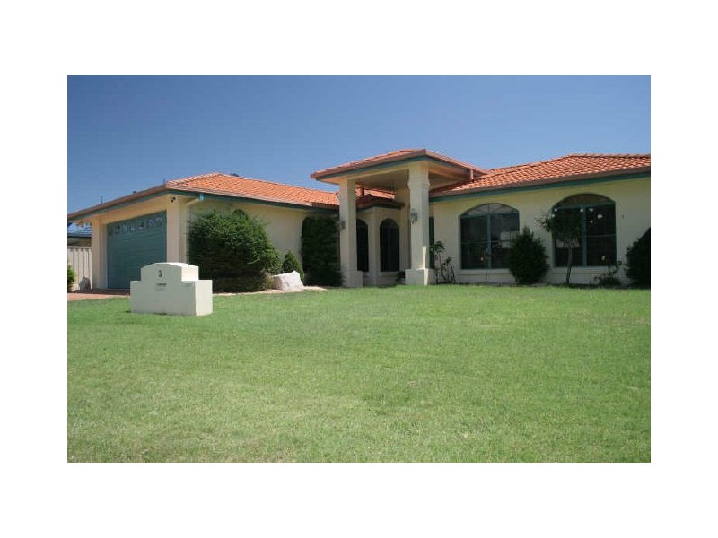 3 Constellation Crt, Scarborough QLD 4020