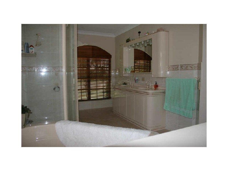 3 Constellation Crt, Scarborough QLD 4020