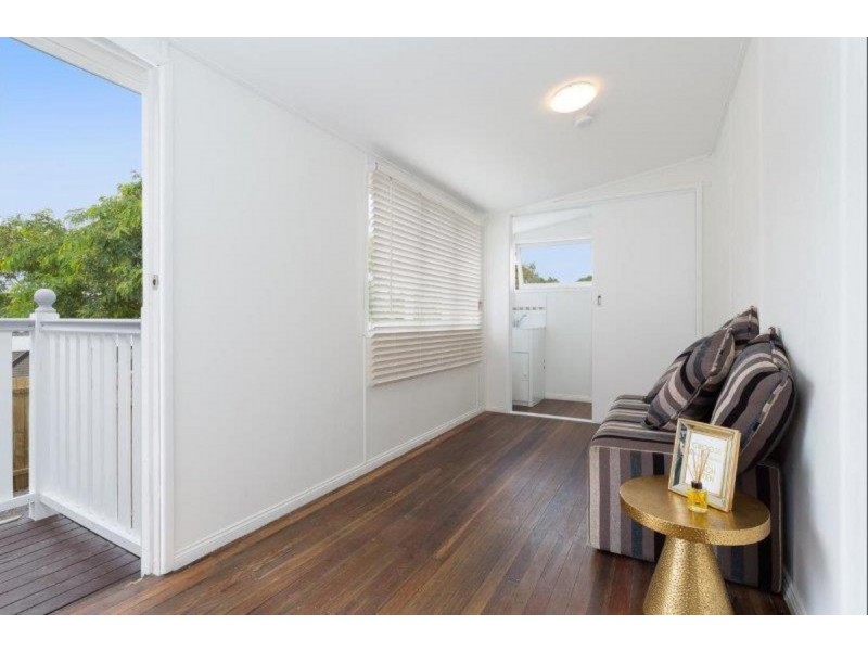 23 Long Street, Clontarf QLD 4019