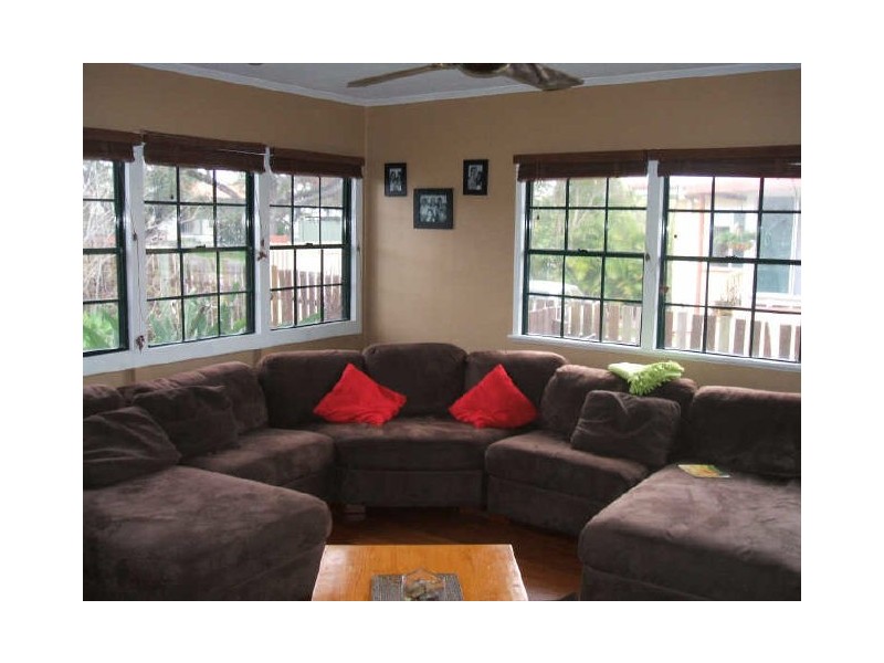 11 Watt Street, Redcliffe QLD 4020