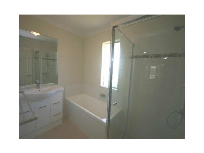 1/9 Lady Bowen Place, Rothwell QLD 4022