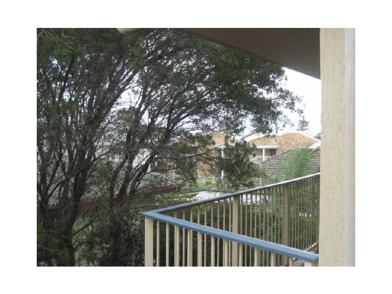 11/10 Caroline Street, Woody Point QLD 4019