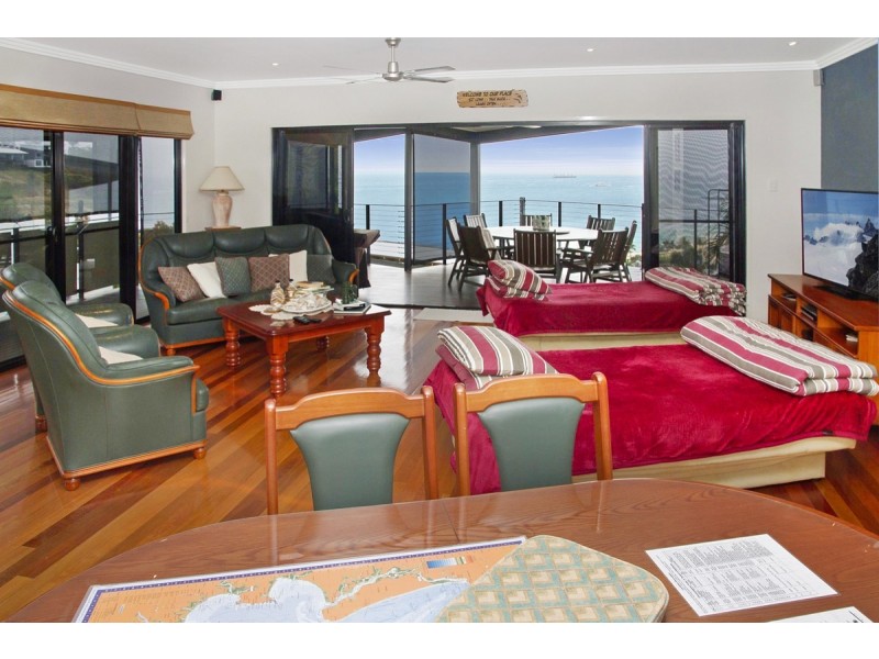 9 Cassidae Crescent, Tangalooma QLD 4025