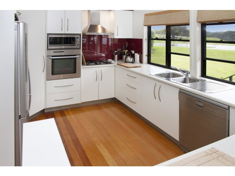 9 Cassidae Crescent, Tangalooma QLD 4025