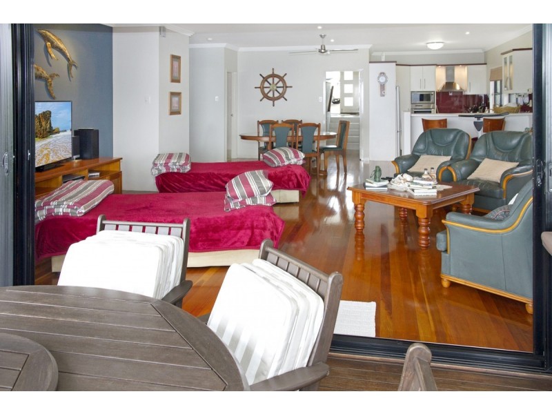 9 Cassidae Crescent, Tangalooma QLD 4025