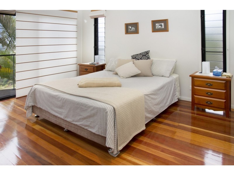 9 Cassidae Crescent, Tangalooma QLD 4025