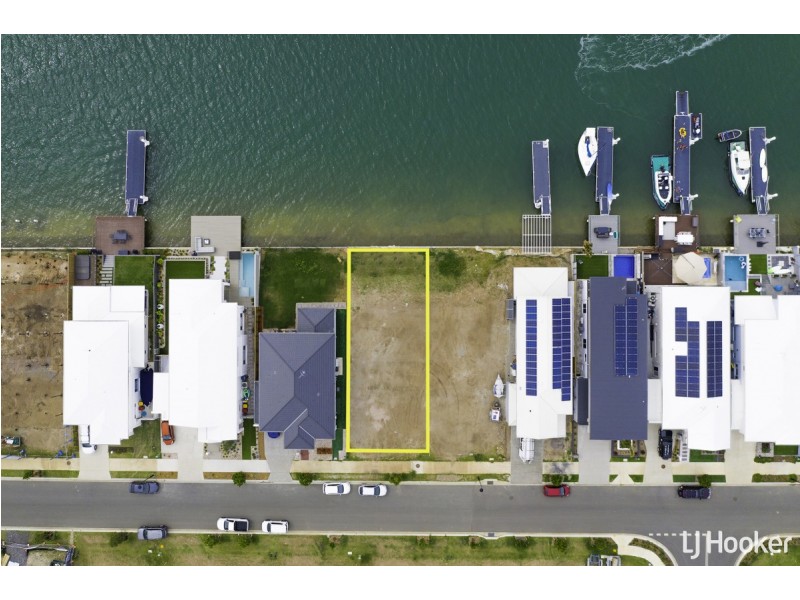 39 Quay Circuit, Newport QLD 4020