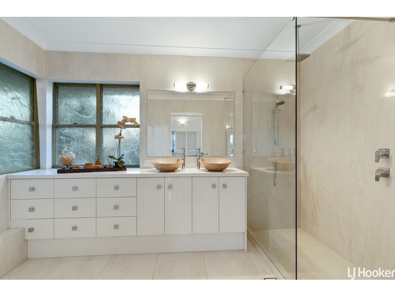 155 Griffith Road, Newport QLD 4020