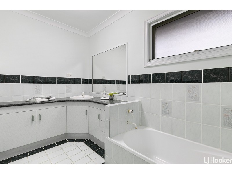 155 Griffith Road, Newport QLD 4020