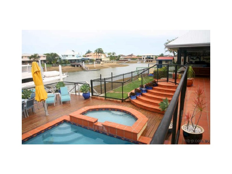 16 Reliance Court, Newport QLD 4020