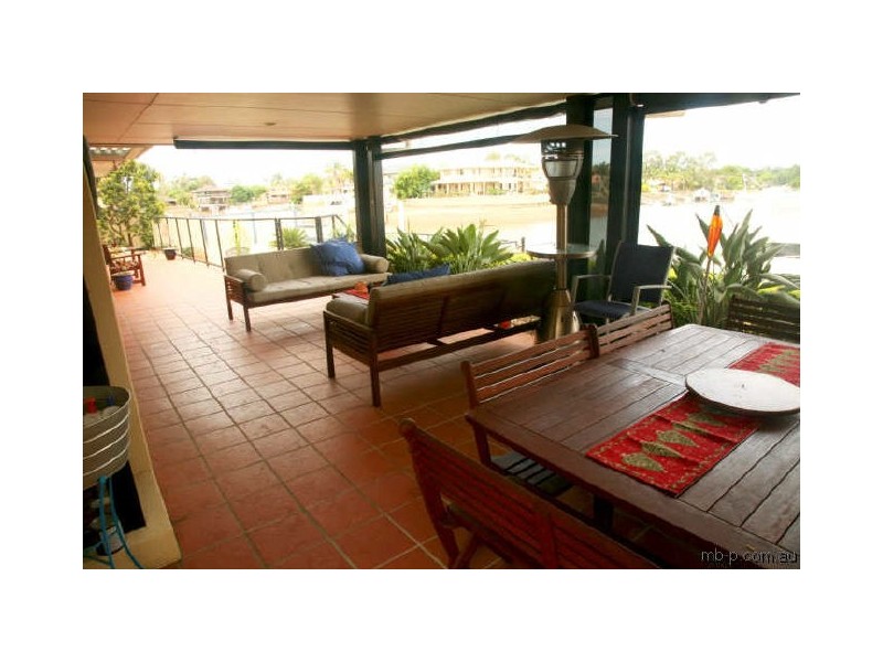 16 Reliance Court, Newport QLD 4020