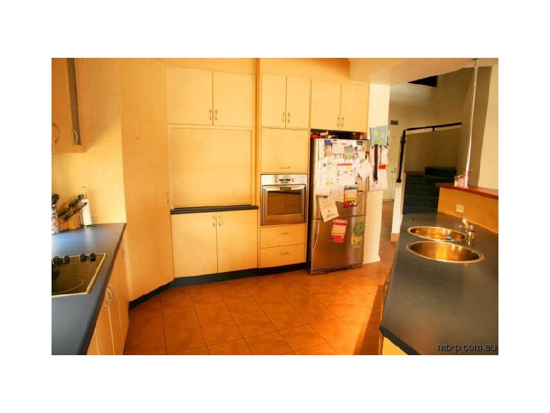 16 Reliance Court, Newport QLD 4020