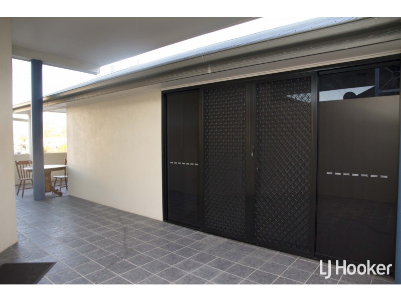 8/9 Mcnaughton Street, Redcliffe QLD 4020