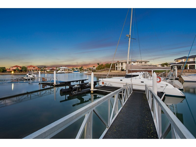 13 Wildfire Court, Newport QLD 4020