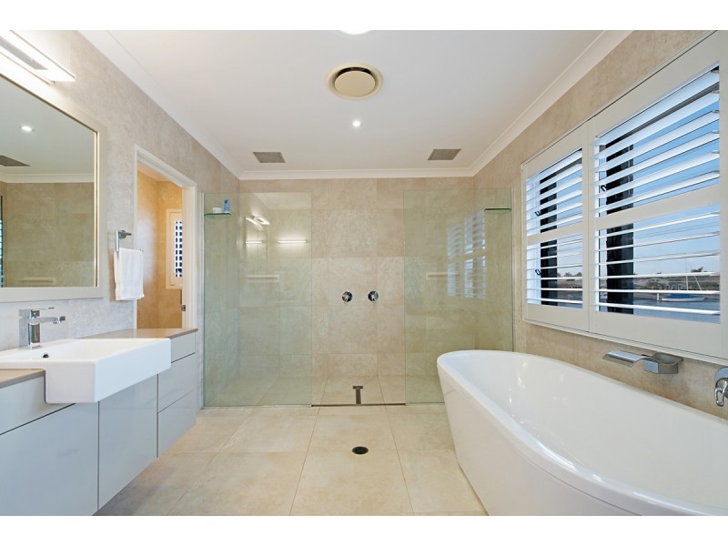 13 Wildfire Court, Newport QLD 4020