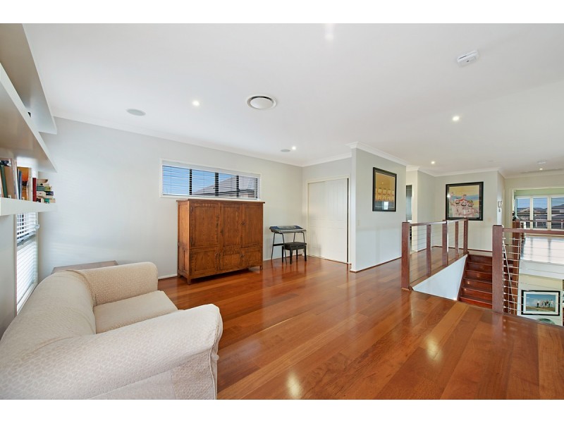 13 Wildfire Court, Newport QLD 4020