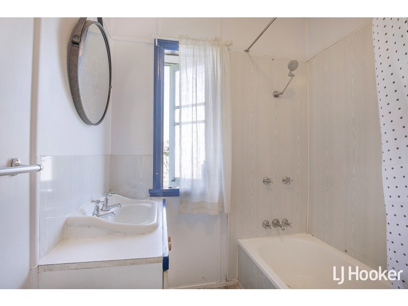 102 Dover Road, Redcliffe QLD 4020