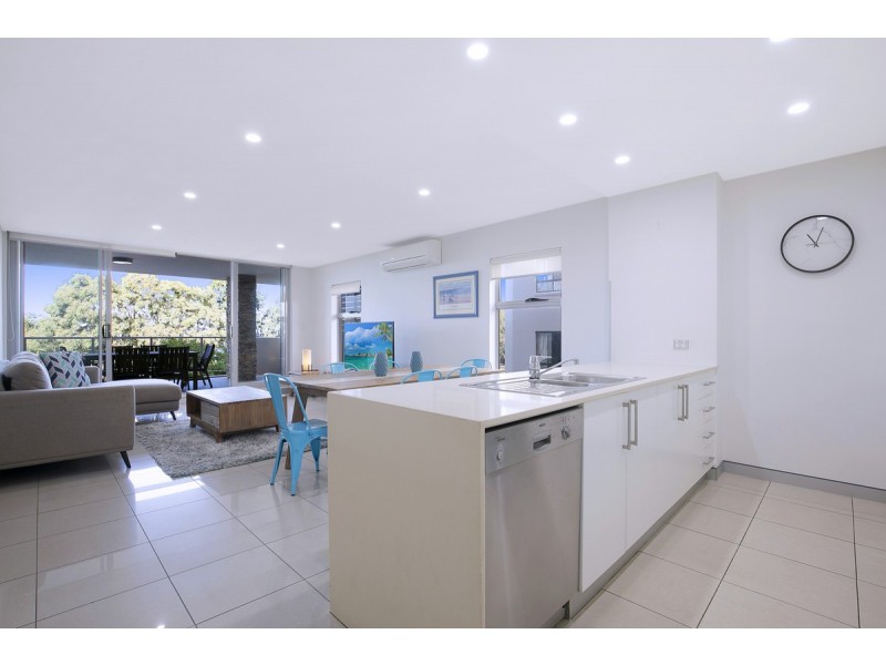 13/83 Marine Parade, Redcliffe QLD 4020