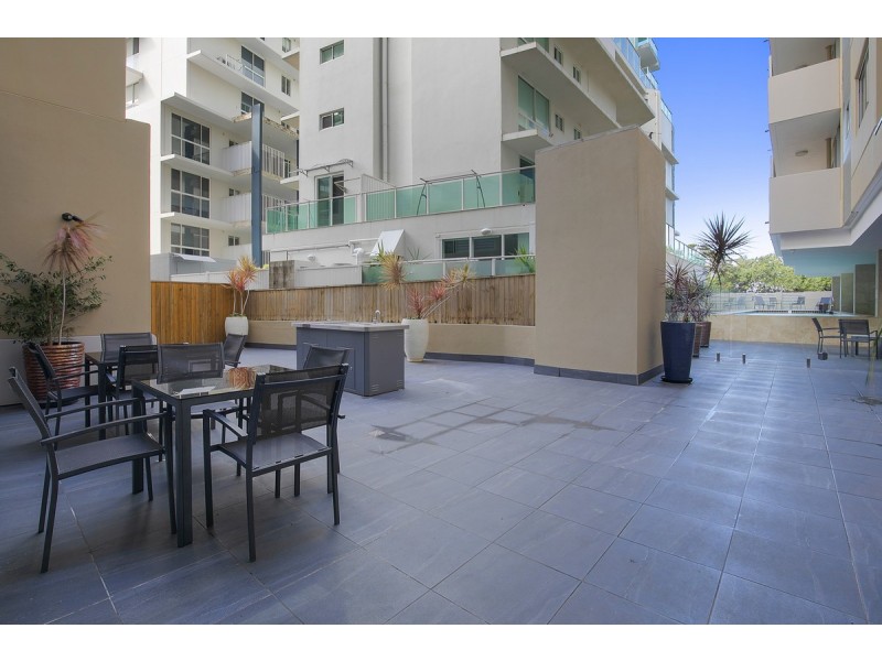 13/83 Marine Parade, Redcliffe QLD 4020