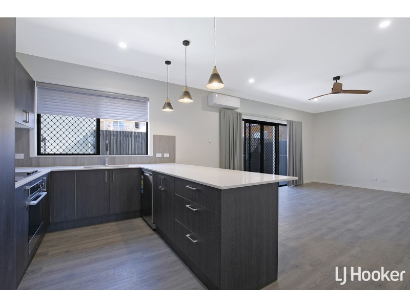 2/8 Meredith Street, Redcliffe QLD 4020