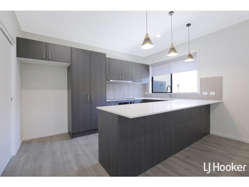 2/8 Meredith Street, Redcliffe QLD 4020