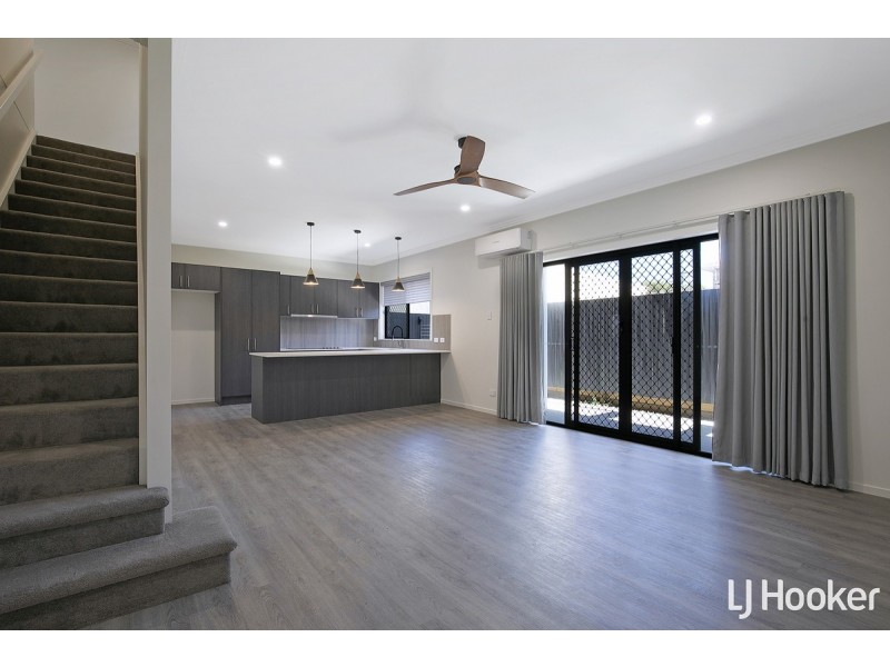 2/8 Meredith Street, Redcliffe QLD 4020