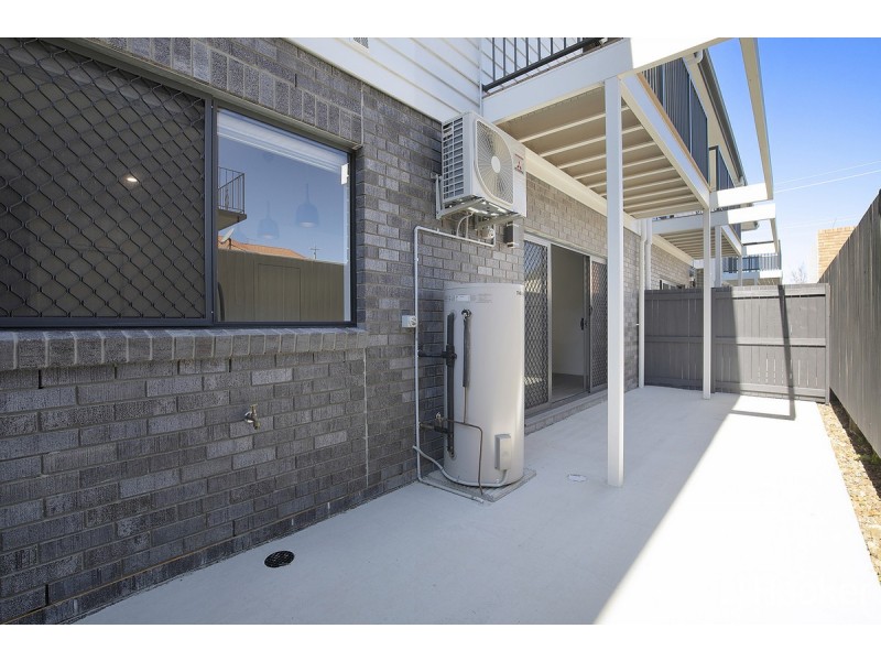 2/8 Meredith Street, Redcliffe QLD 4020