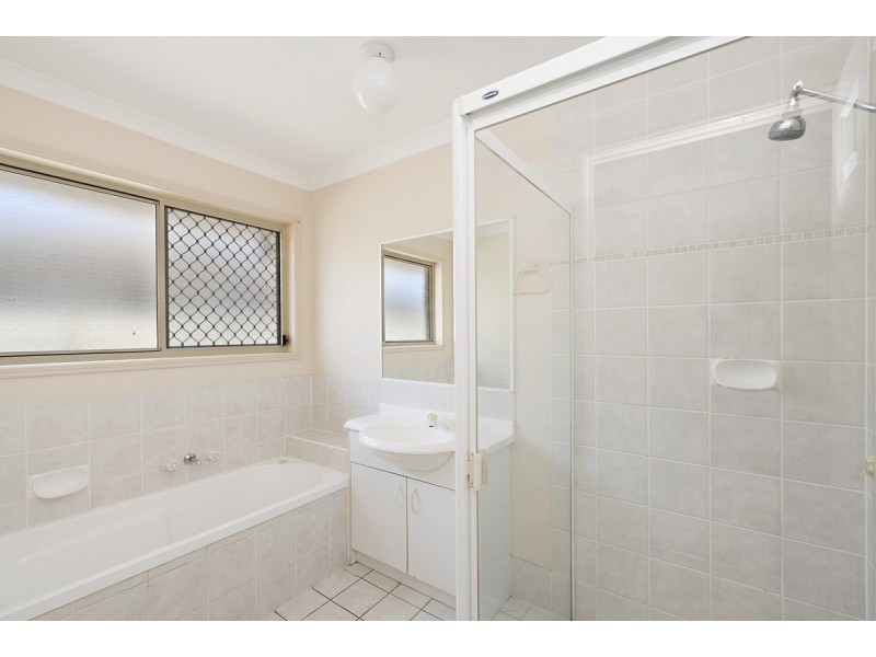 8 Leicester Court, Kippa-ring QLD 4021