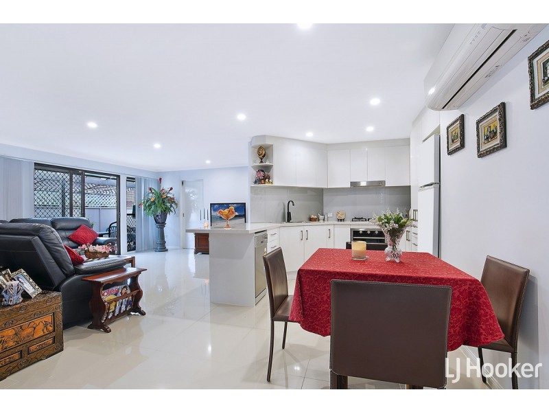 4/4 Georgina Street, Woody Point QLD 4019