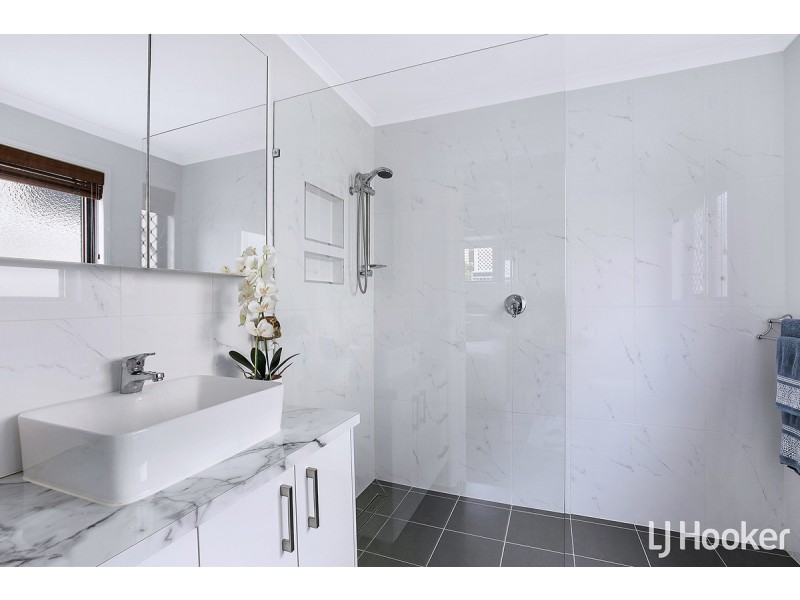 4/4 Georgina Street, Woody Point QLD 4019