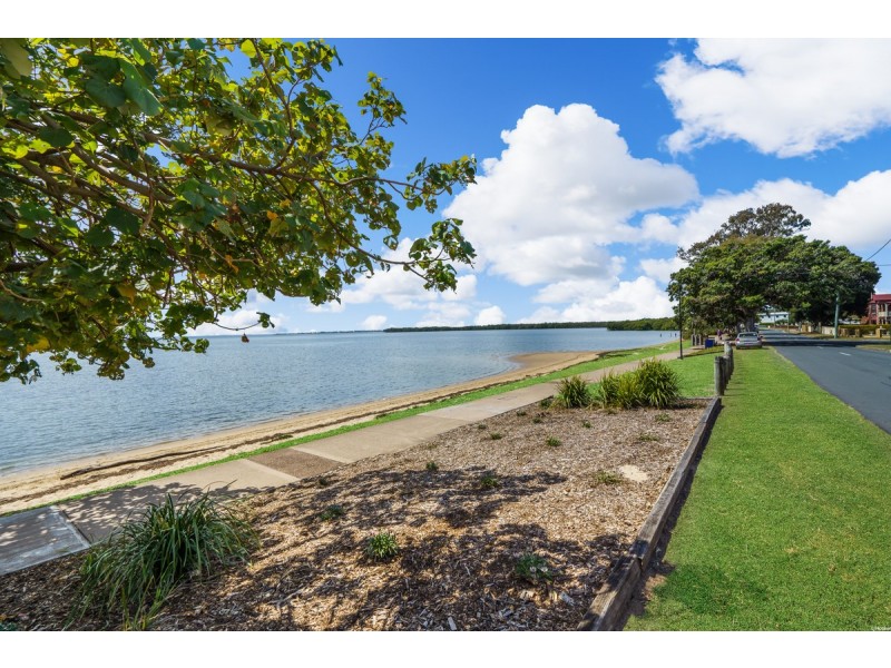 61 Esplanade, Deception Bay QLD 4508
