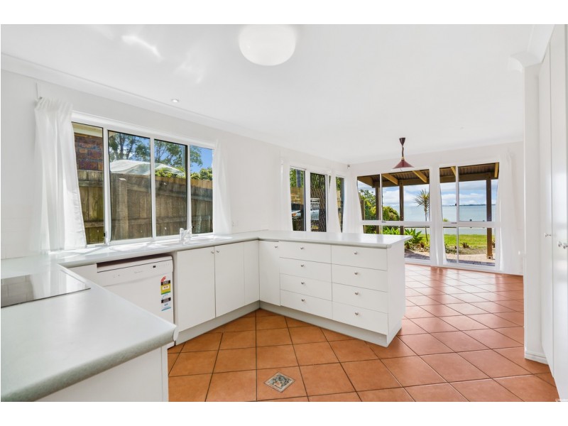 61 Esplanade, Deception Bay QLD 4508