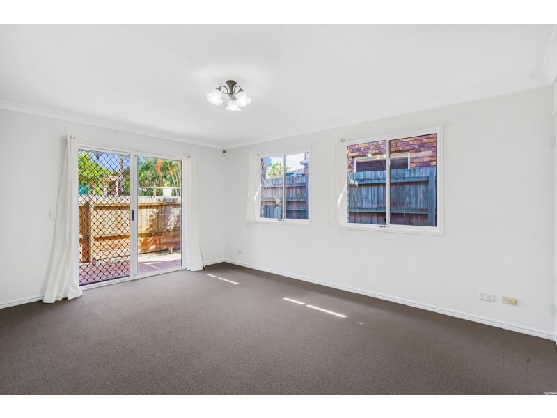 61 Esplanade, Deception Bay QLD 4508