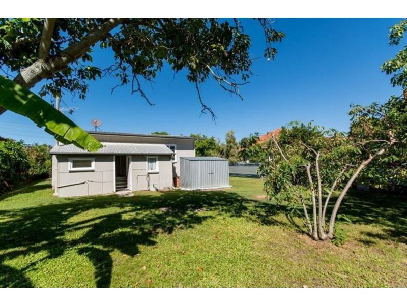 68 Shields Street, Redcliffe QLD 4020