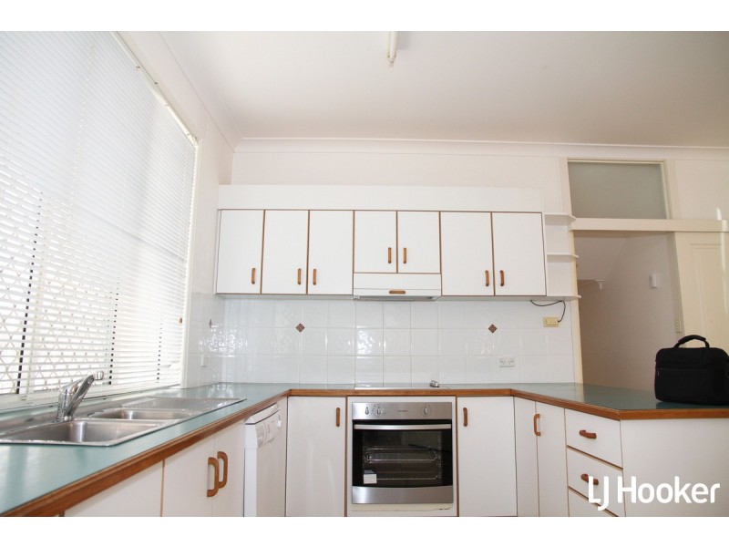 26 Landsborough Avenue, Scarborough QLD 4020