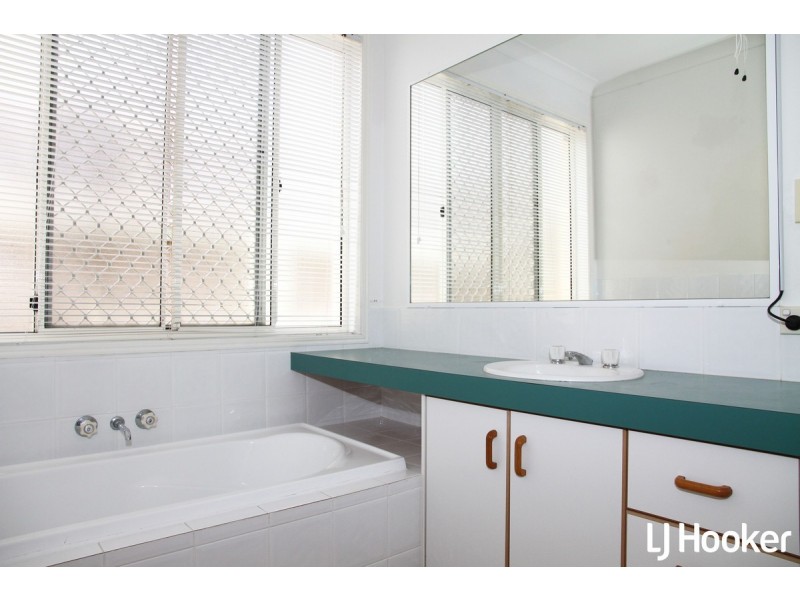 26 Landsborough Avenue, Scarborough QLD 4020
