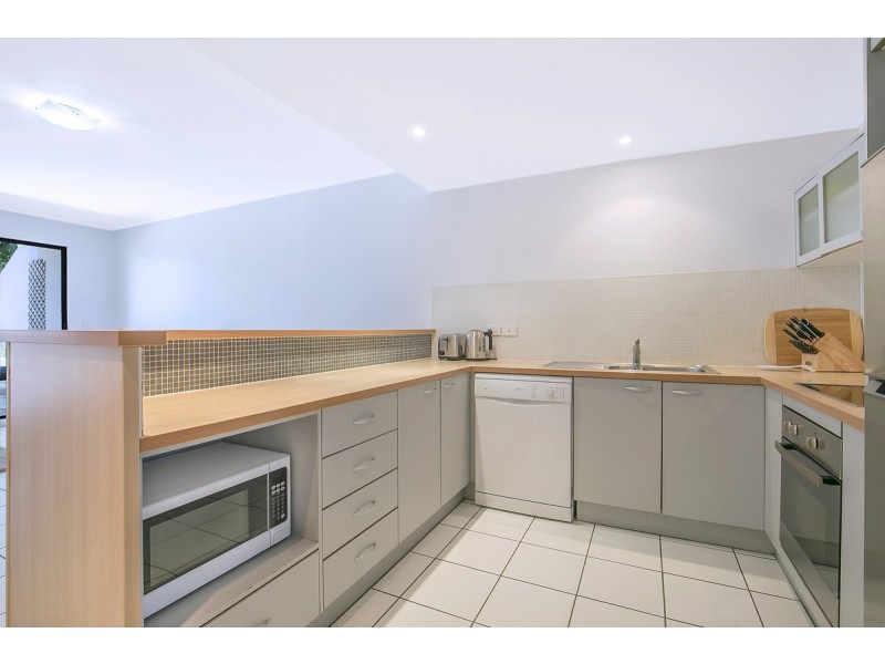 15/82-86 Mein Street, Scarborough QLD 4020