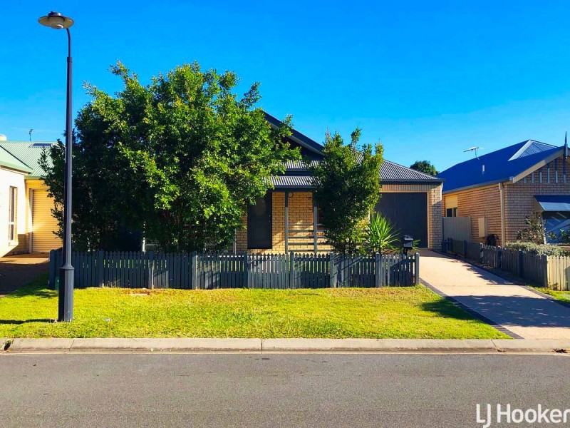 32 Cottonwood Circuit, North Lakes QLD 4509