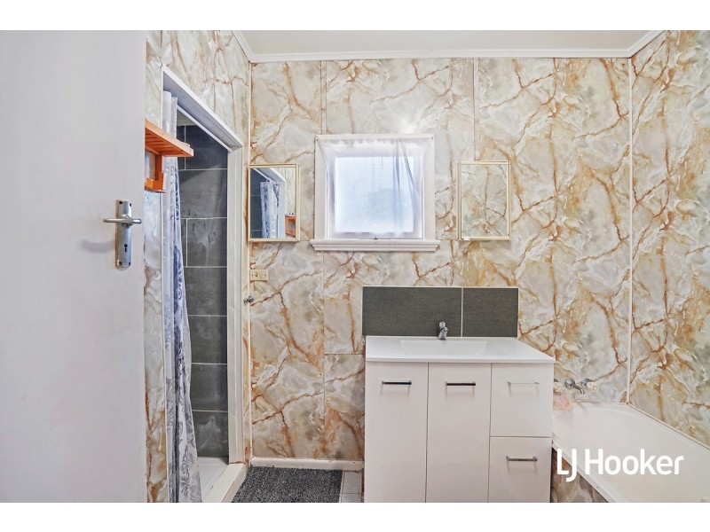 90 Hornibrook Esplanade, Clontarf QLD 4019