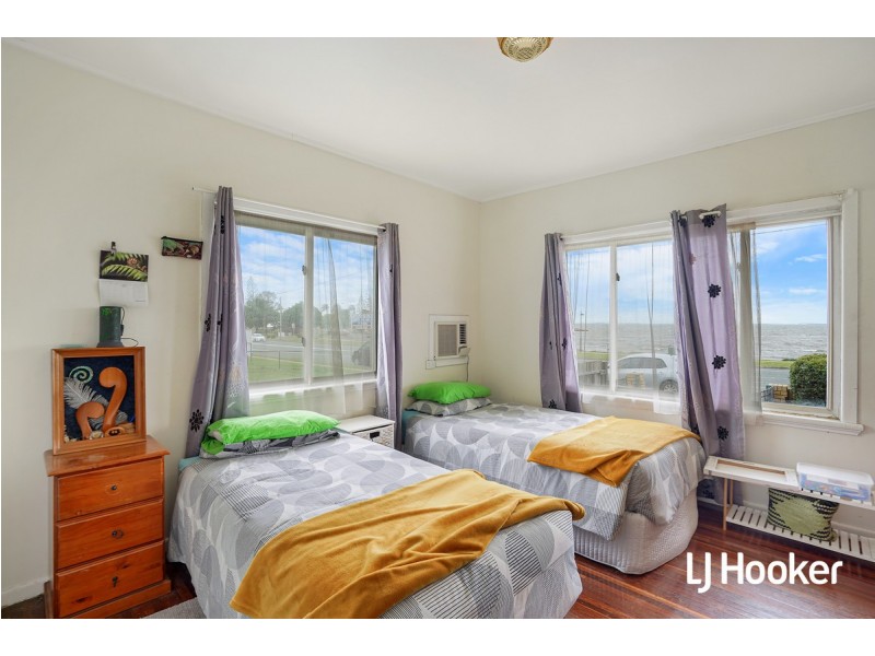 90 Hornibrook Esplanade, Clontarf QLD 4019