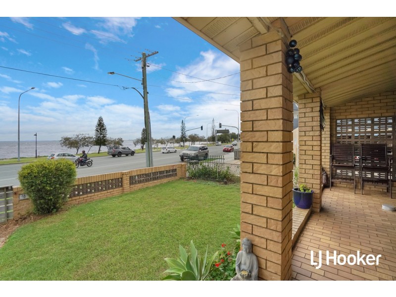 90 Hornibrook Esplanade, Clontarf QLD 4019