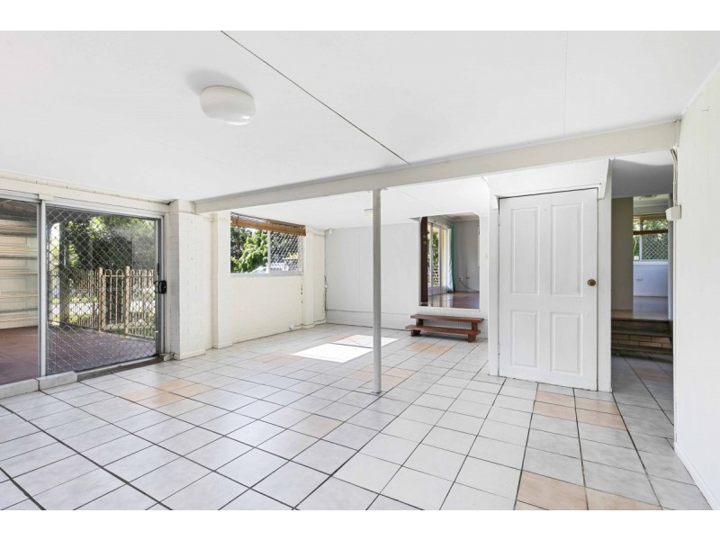 1 Langdon Avenue, Margate QLD 4019