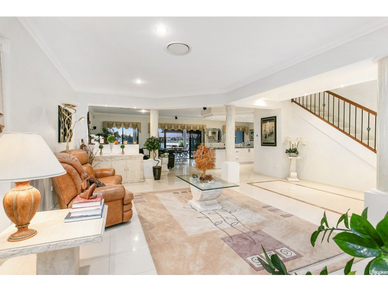 19 Defender Court, Newport QLD 4020