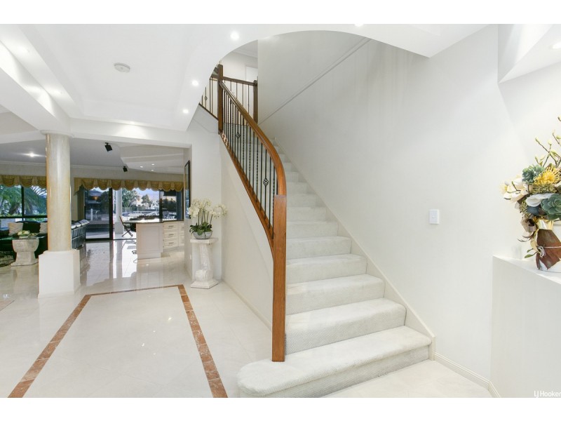 19 Defender Court, Newport QLD 4020