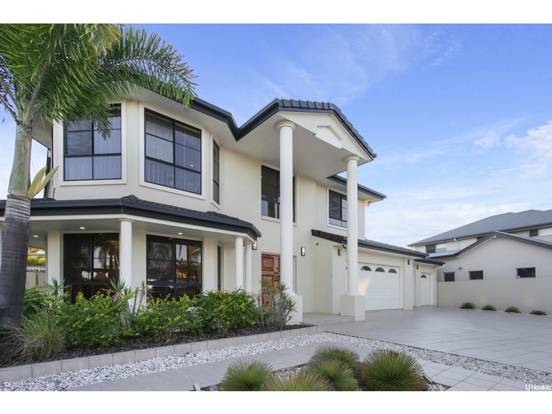 19 Defender Court, Newport QLD 4020