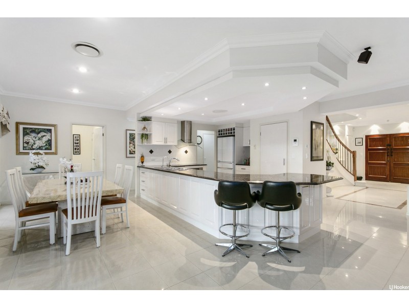 19 Defender Court, Newport QLD 4020