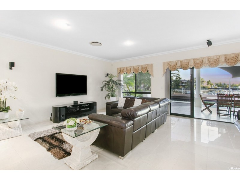 19 Defender Court, Newport QLD 4020