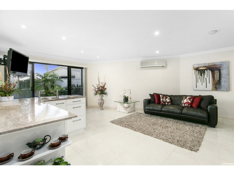 19 Defender Court, Newport QLD 4020